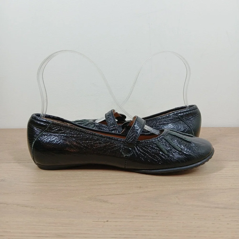 Born Girls 3.5 Black Crinkled Patent Leather Mary Jane Flats School Uniform